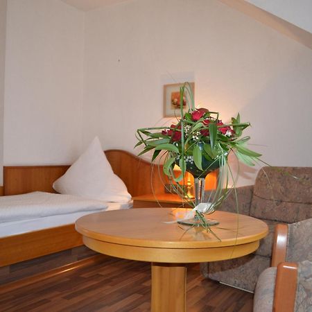 Hotel Garni Zum Dorfbrunnen Bornheim  Pokój zdjęcie
