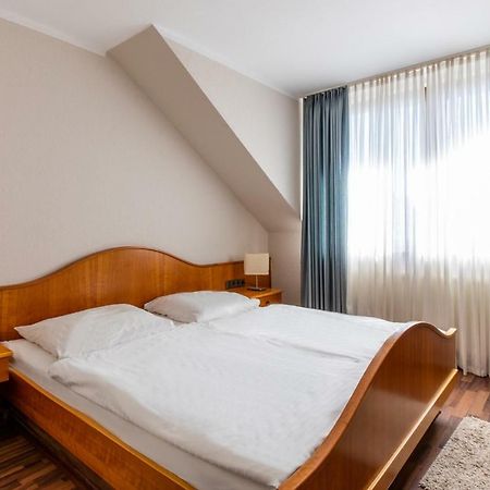 Hotel Garni Zum Dorfbrunnen Bornheim  Zewnętrze zdjęcie