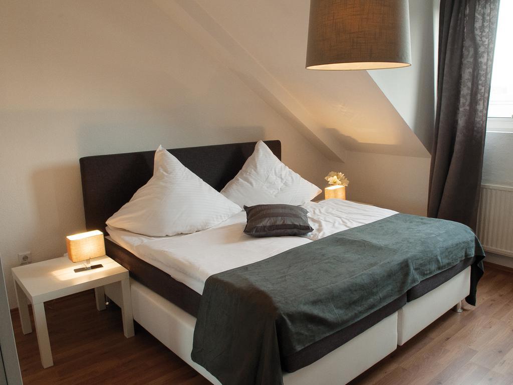 Hotel Garni Zum Dorfbrunnen Bornheim  Zewnętrze zdjęcie