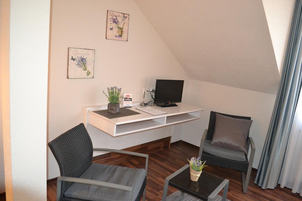 Hotel Garni Zum Dorfbrunnen Bornheim  Zewnętrze zdjęcie