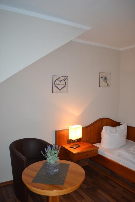 Hotel Garni Zum Dorfbrunnen Bornheim  Zewnętrze zdjęcie
