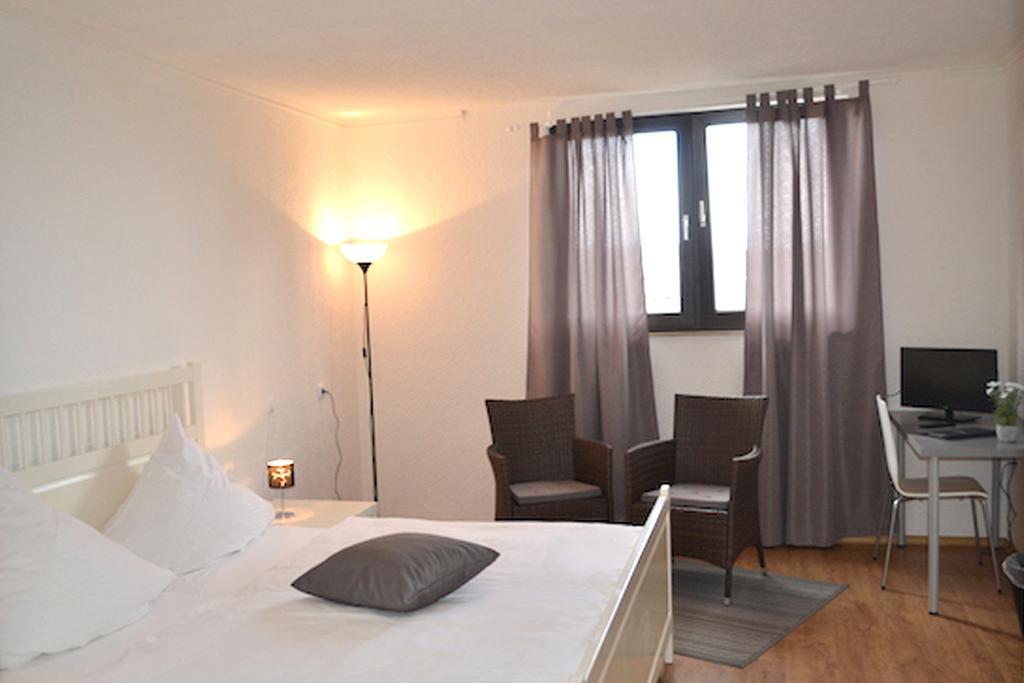 Hotel Garni Zum Dorfbrunnen Bornheim  Zewnętrze zdjęcie