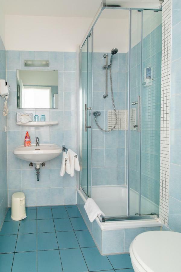 Hotel Garni Zum Dorfbrunnen Bornheim  Zewnętrze zdjęcie