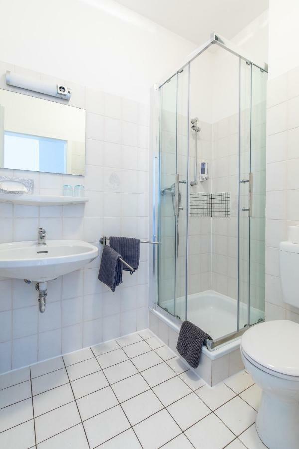 Hotel Garni Zum Dorfbrunnen Bornheim  Zewnętrze zdjęcie