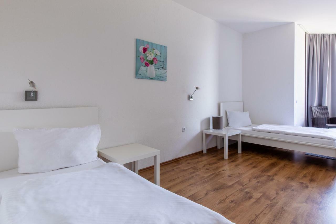 Hotel Garni Zum Dorfbrunnen Bornheim  Zewnętrze zdjęcie