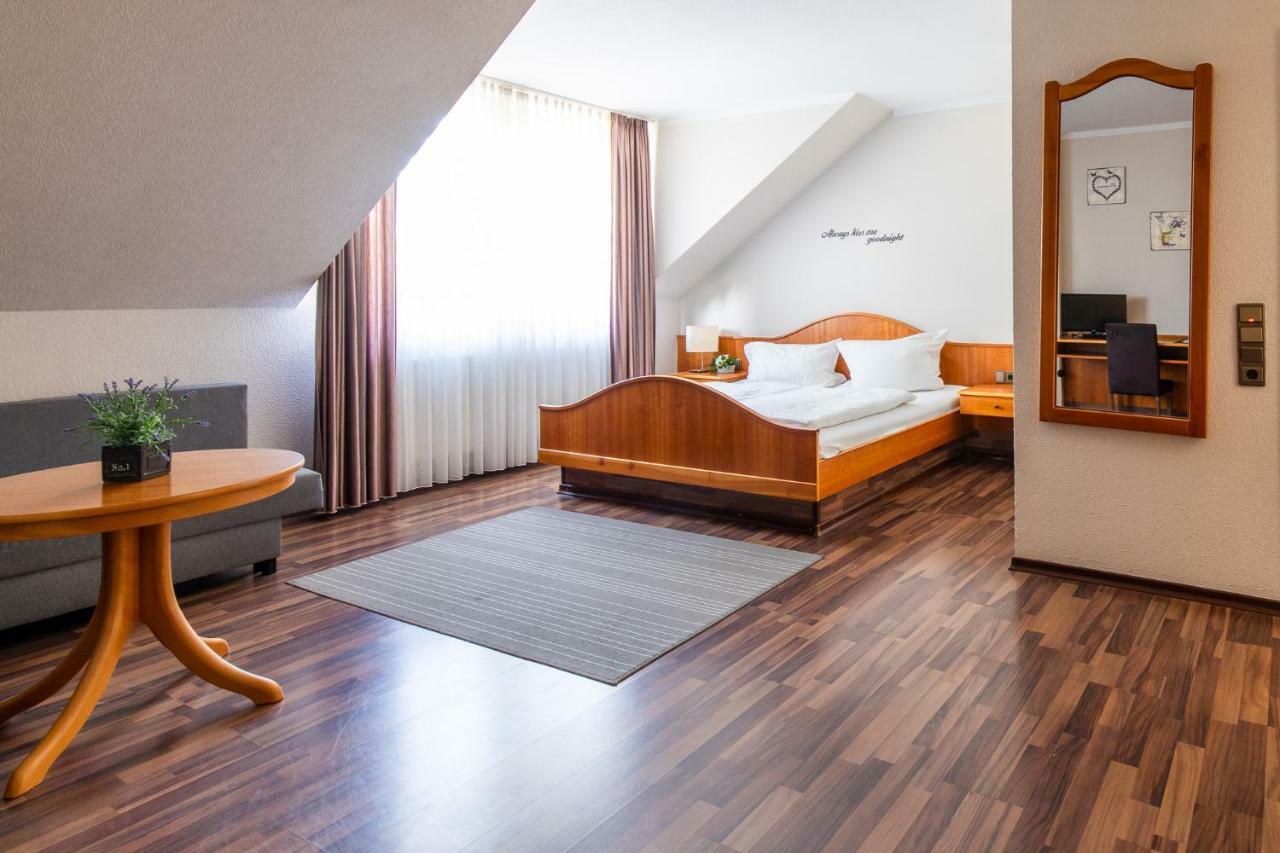Hotel Garni Zum Dorfbrunnen Bornheim  Zewnętrze zdjęcie